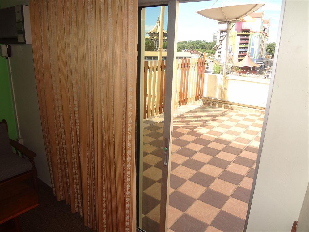 Fata Garden Hotel By Place2Stay Kuching Exterior photo