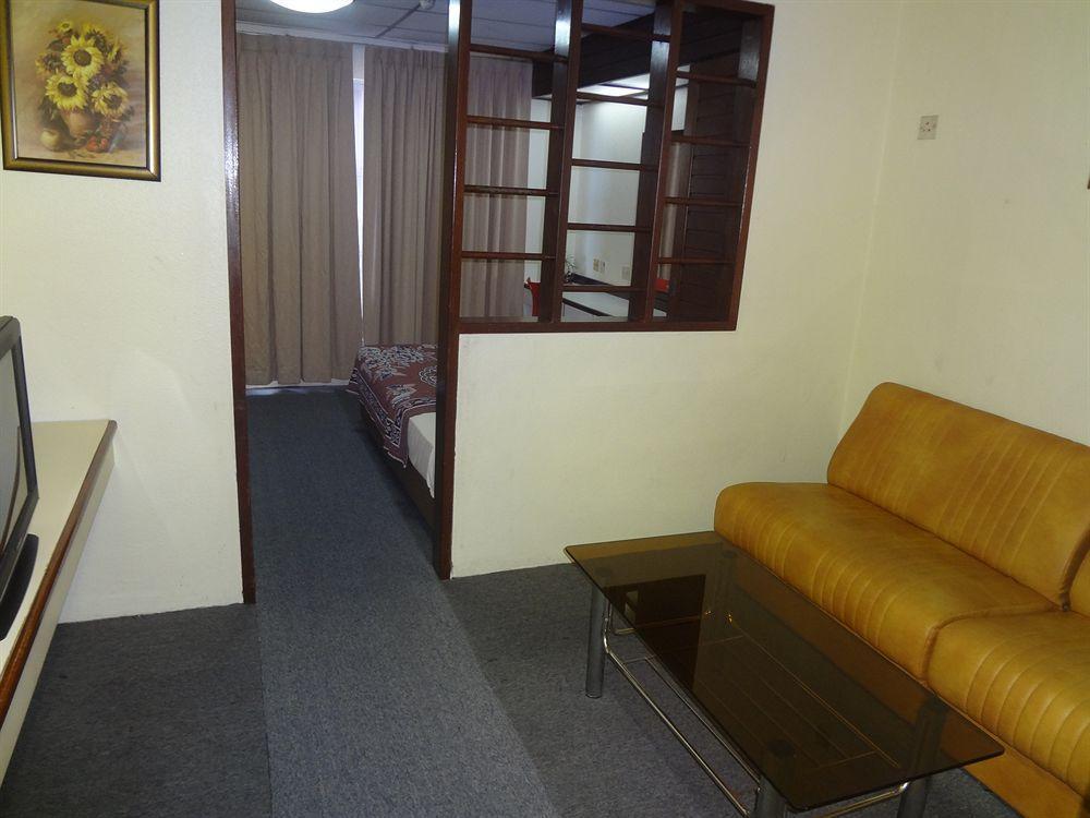Fata Garden Hotel By Place2Stay Kuching Exterior photo