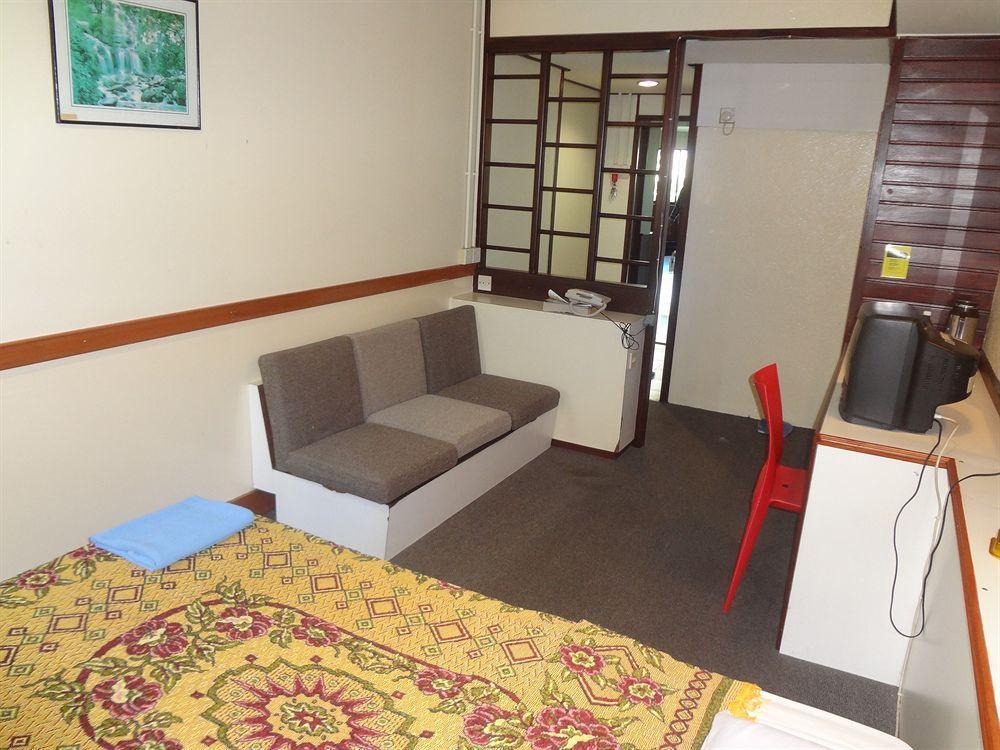 Fata Garden Hotel By Place2Stay Kuching Exterior photo