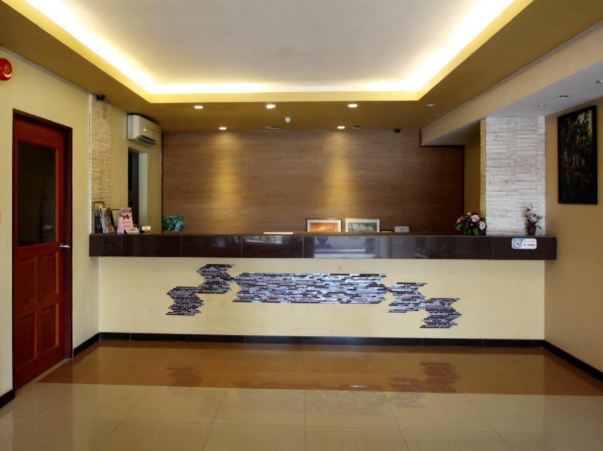 Fata Garden Hotel By Place2Stay Kuching Exterior photo