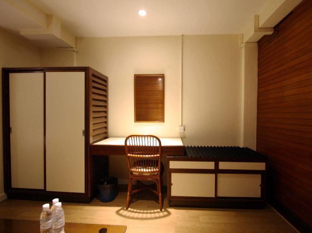 Fata Garden Hotel By Place2Stay Kuching Exterior photo